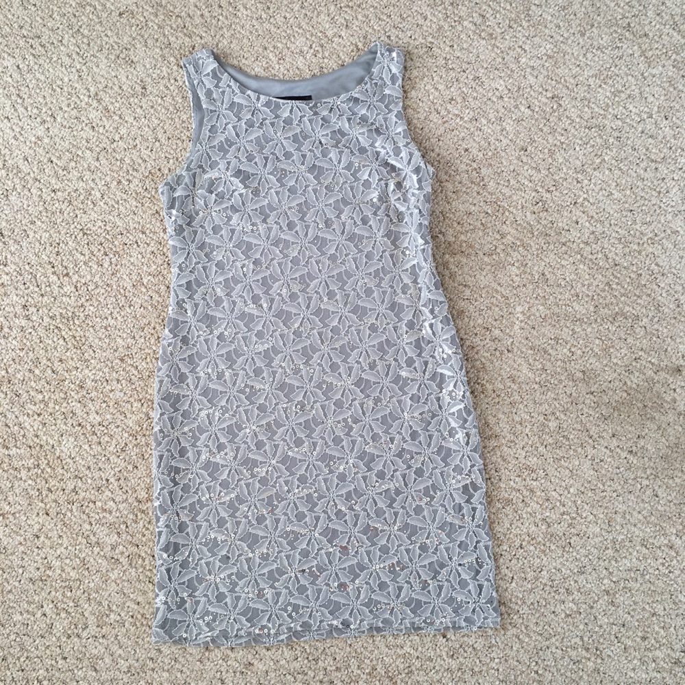 Sequined Floral Lace Pattern Dress